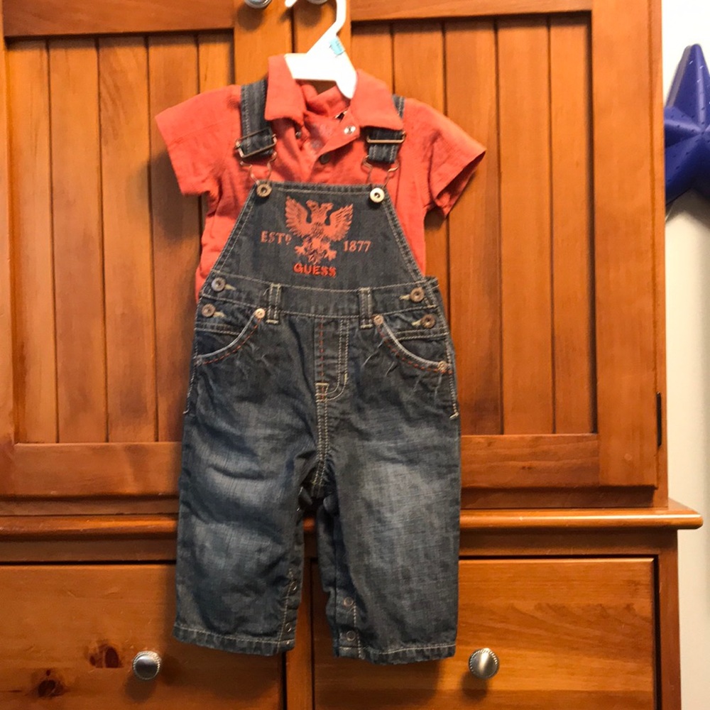 Boys guess jean overalls with matching shirt. Size 6 to 9 months. Never worn.
